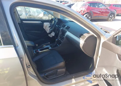 2013 Volkswagen Passat 2.5L Se z USA, uszkodzony, nr VIN 1VWBP7A32DC097399